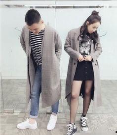 帆布配丝袜,时尚交融的潮流搭配指南