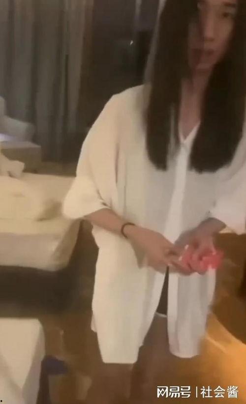 摸男生的生殖器官视频,生殖器官视频的传播与危害