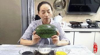 武都网红吃瓜事件真相揭秘,揭秘背后真相与争议