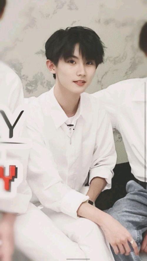 娱乐吃瓜君贺峻霖严浩翔